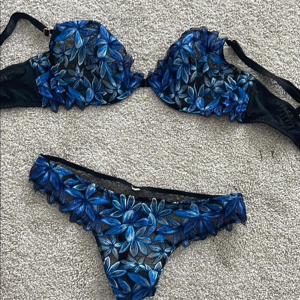 Victoria's Secret Blue Floral Lace Bra Set